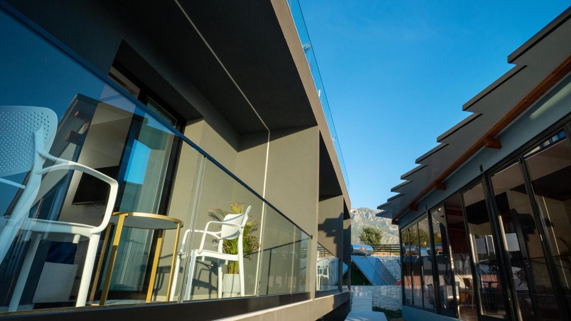 Sea Queen Luxury Hotel Radhime Exterior photo