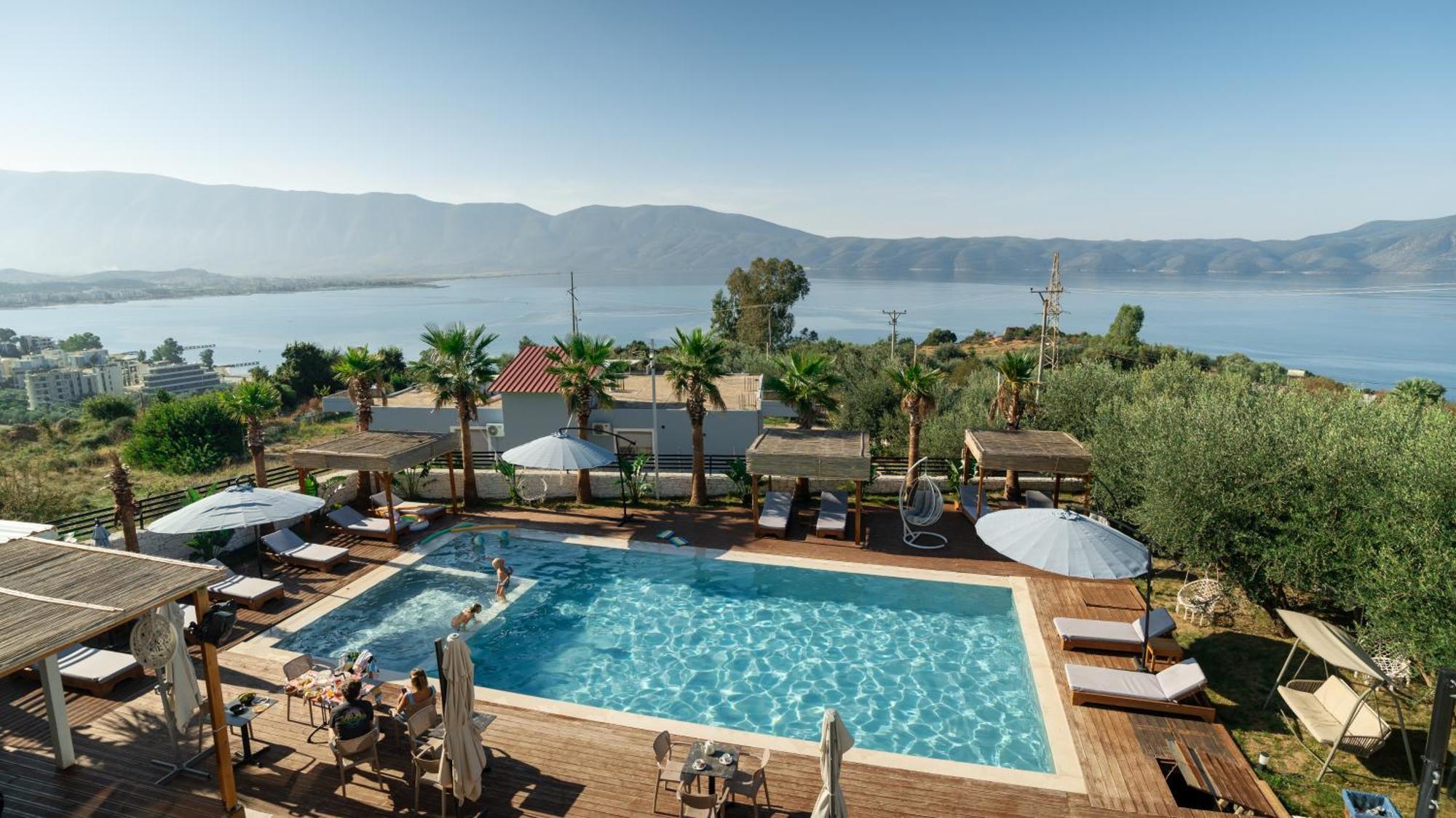 Sea Queen Luxury Hotel Radhime Exterior photo