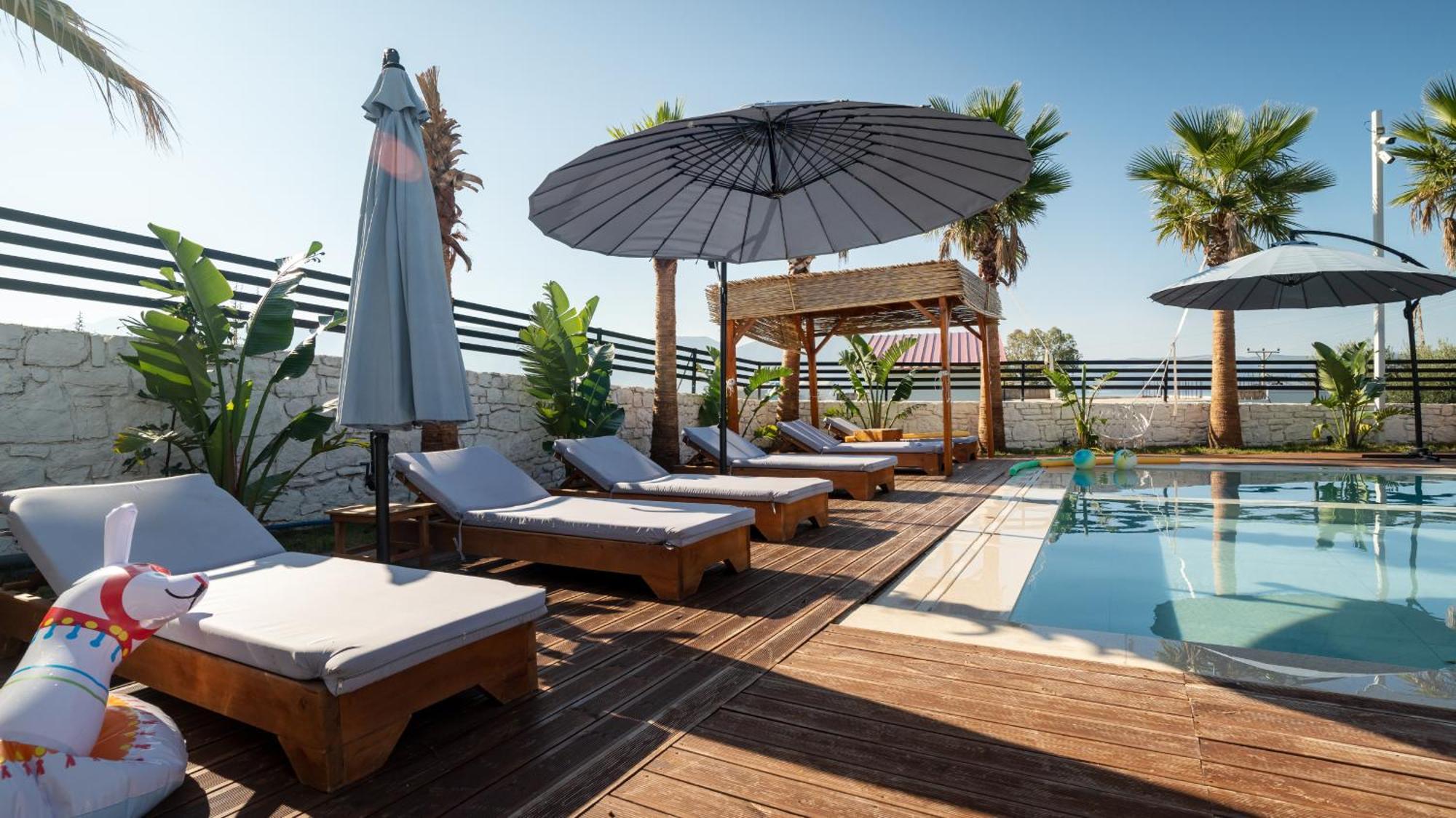 Sea Queen Luxury Hotel Radhime Exterior photo