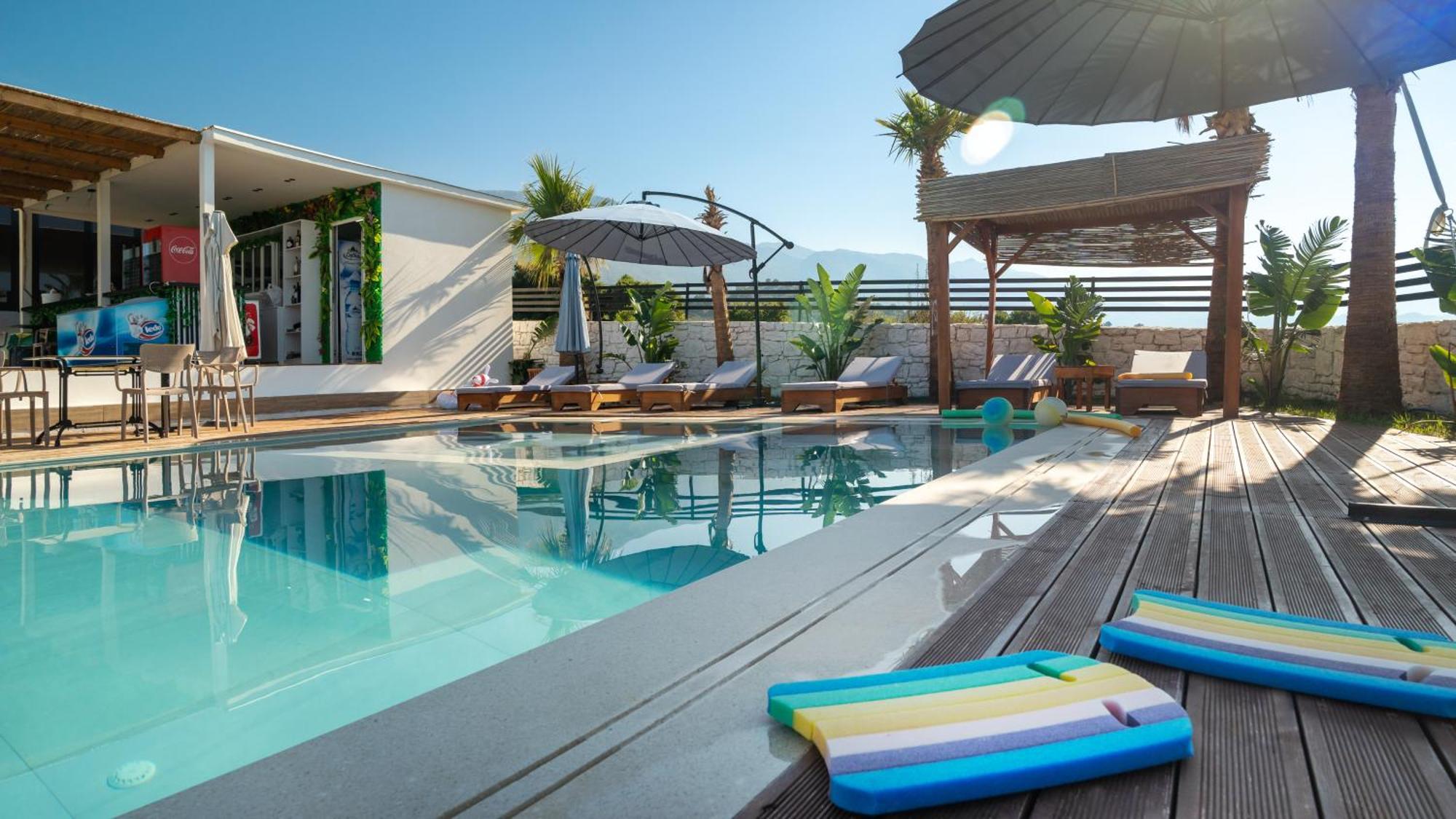 Sea Queen Luxury Hotel Radhime Exterior photo